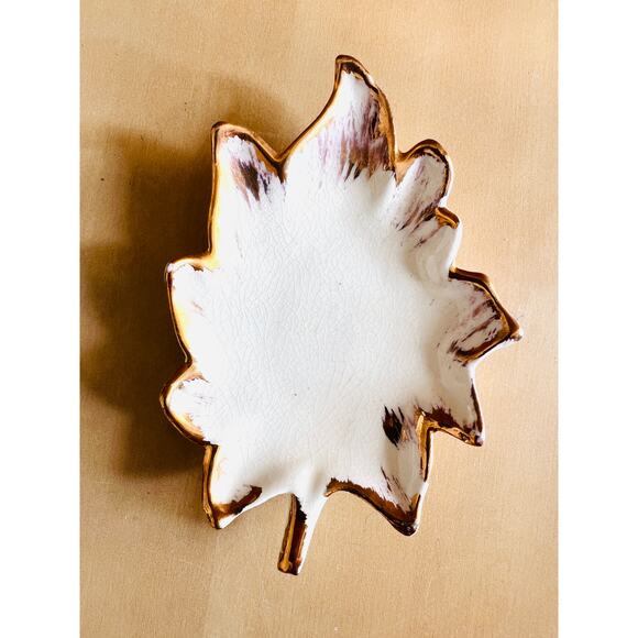 Vintage White Ceramic Leaf Dish 5" Crazed Gold Luster Trinket Dish Tray MCM - Picture 7 of 8